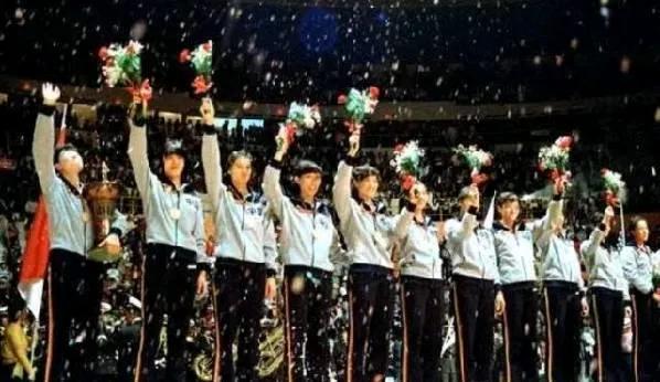 中国女排历届世锦赛成绩：1956年：第6名1962年：第9名1974年：第