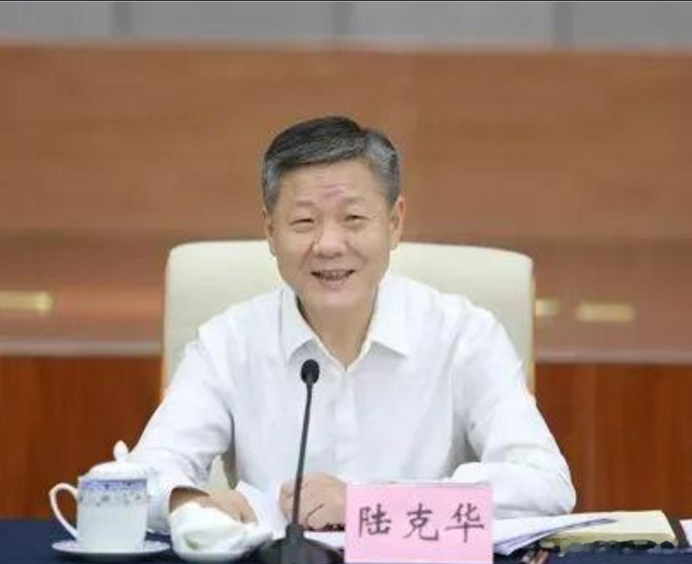陆克华受贿1.89亿余元贪1.89亿重庆“老虎”陆克华获死缓。这说明什么？陆克华