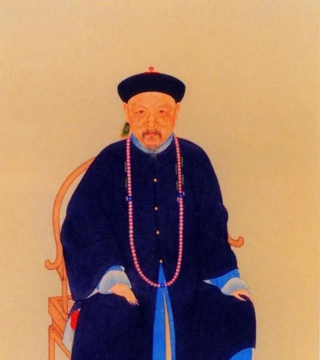 1735年，雍正帝驾崩，李卫知道自己的下场不会很好，于是哭晕在棺椁之前。乾隆仿佛