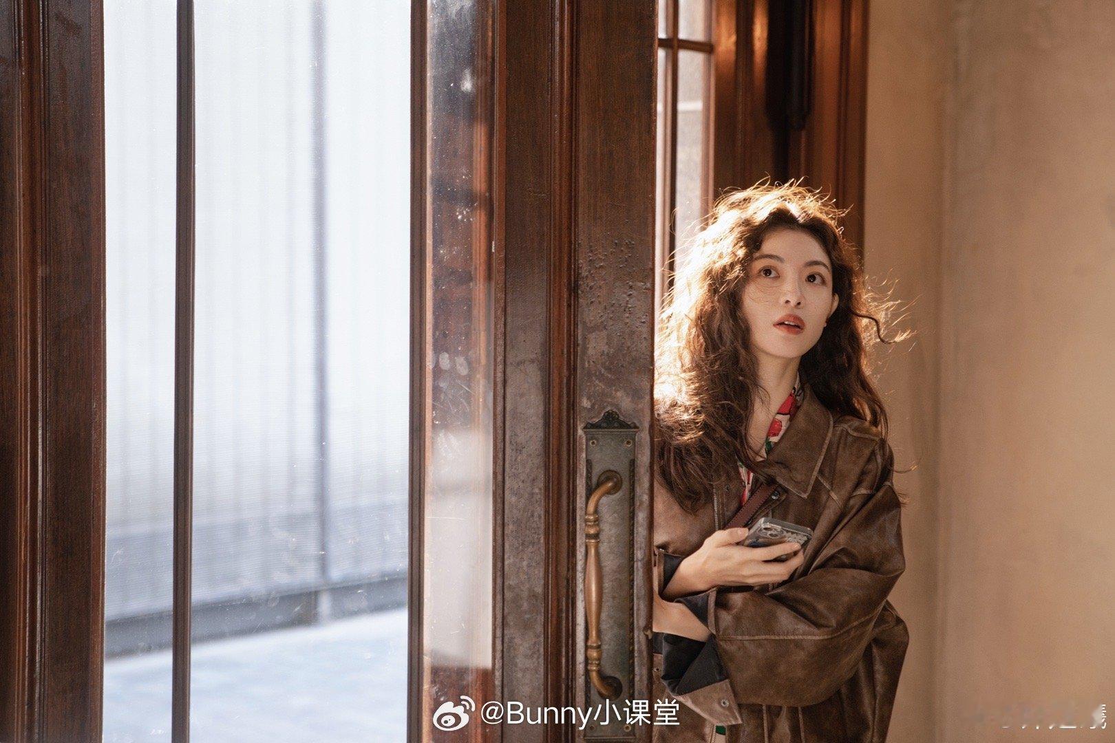 钟楚曦提名金鸡奖最佳女配角第38届金鸡奖提名名单公布，钟楚曦凭《好东西》小叶一