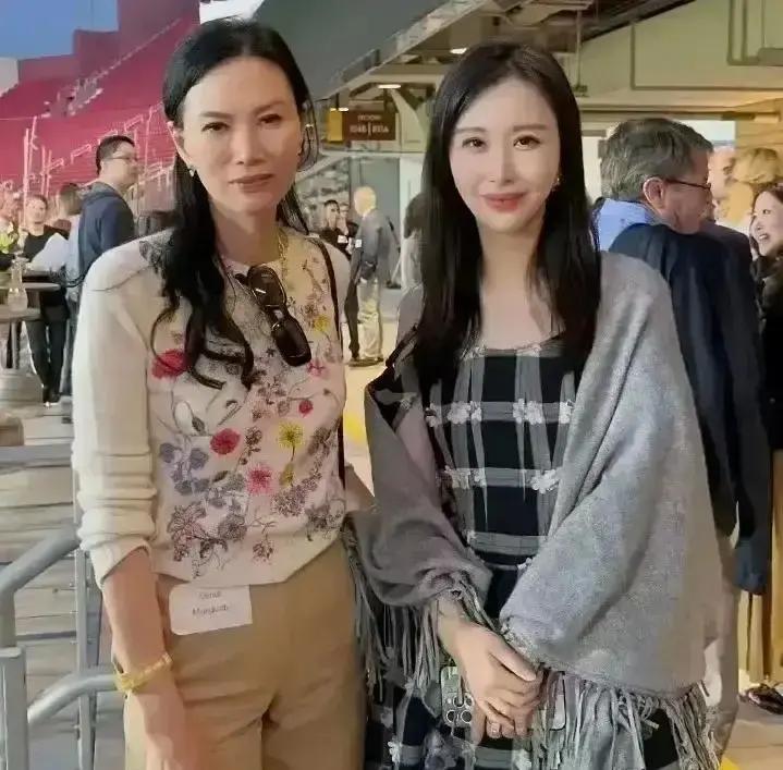 邓文迪离两次婚赚百亿，田朴珺没离也赚十亿同样是嫁进豪门，一个靠离婚变现，一