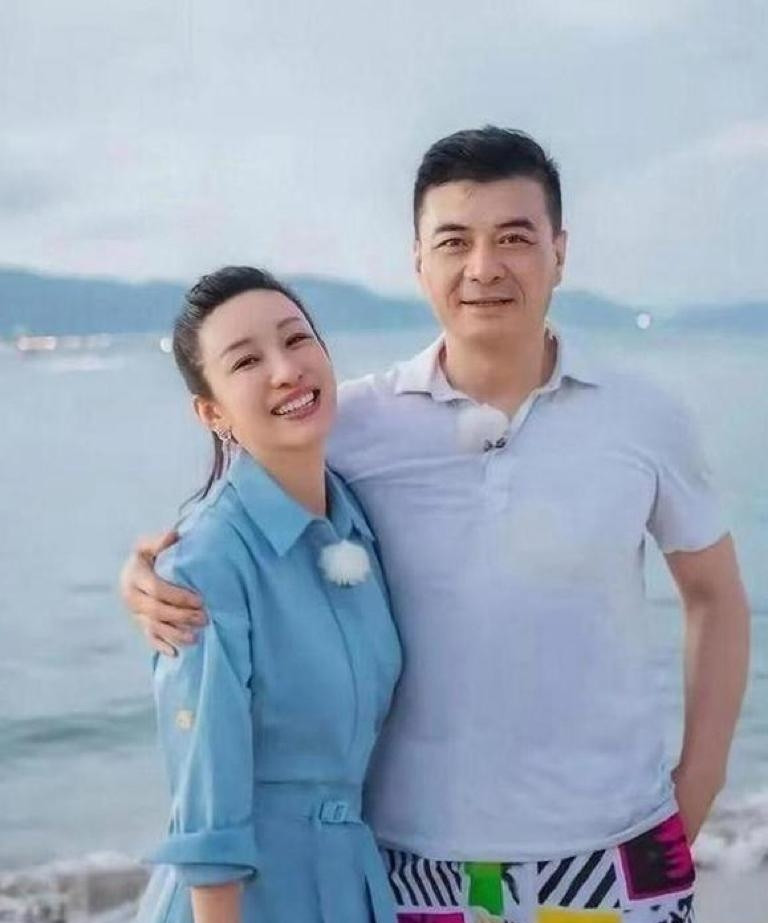 陈建斌当众说秦海璐老公丑，没想到秦海璐直接一句怼回去，全场都安静了。秦海璐眼睛都没眨，坦然承认王新军