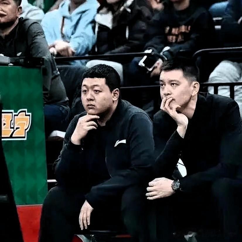 要说两句！辽宁男篮这球输到这个份儿上，要说俱乐部球队管理层的决策上没有一点问题我