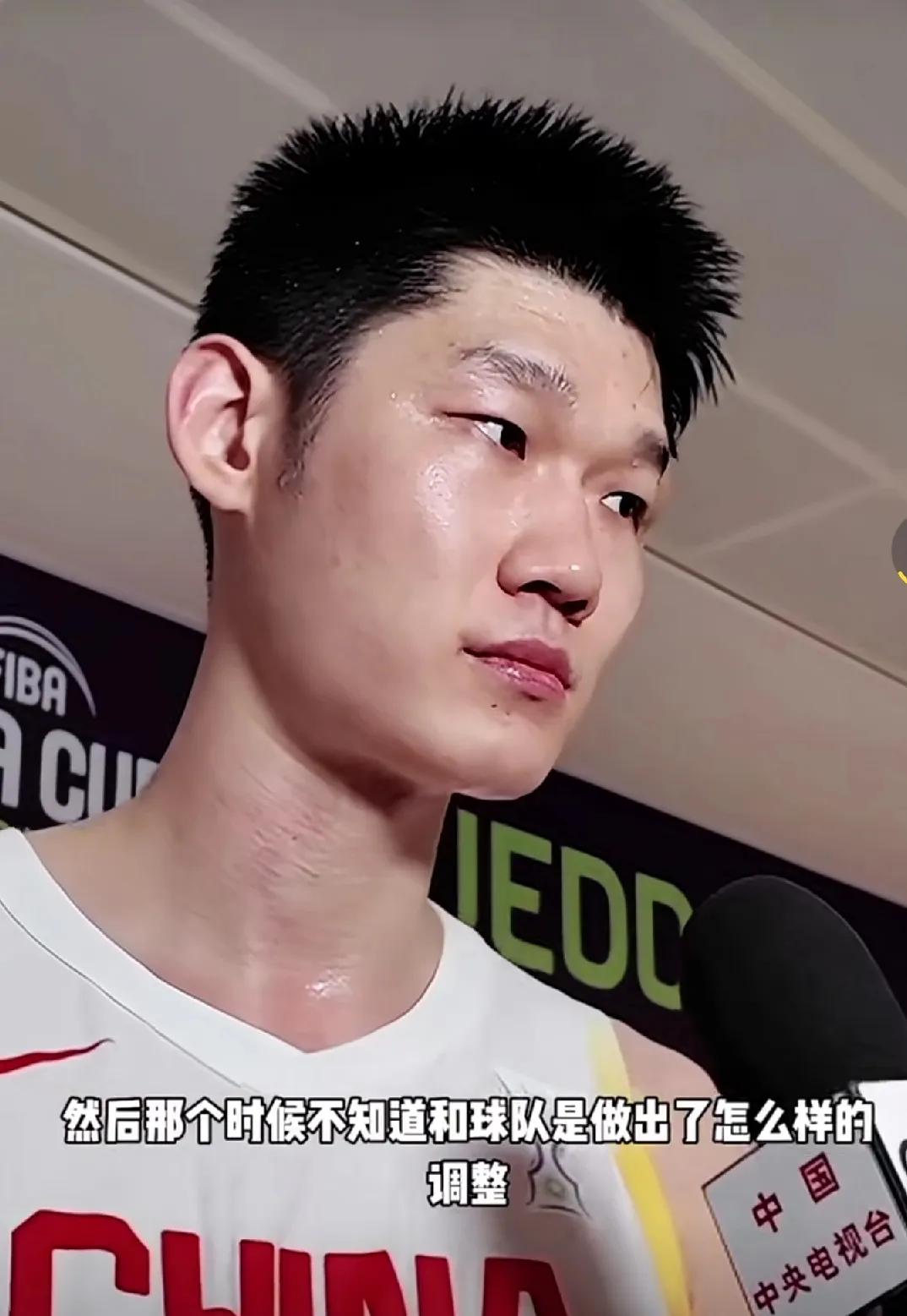 赛后胡金秋的这番话，真的令人热泪盈眶，哭了！胡金秋：自己看到流血了之后就比较