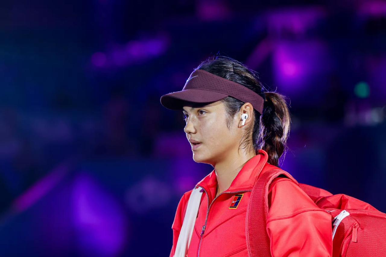 1-2不敌朱琳！拉杜卡努在宁波赛受伤了居然坚持完赛，有点吃惊，她可是在英国受伤都