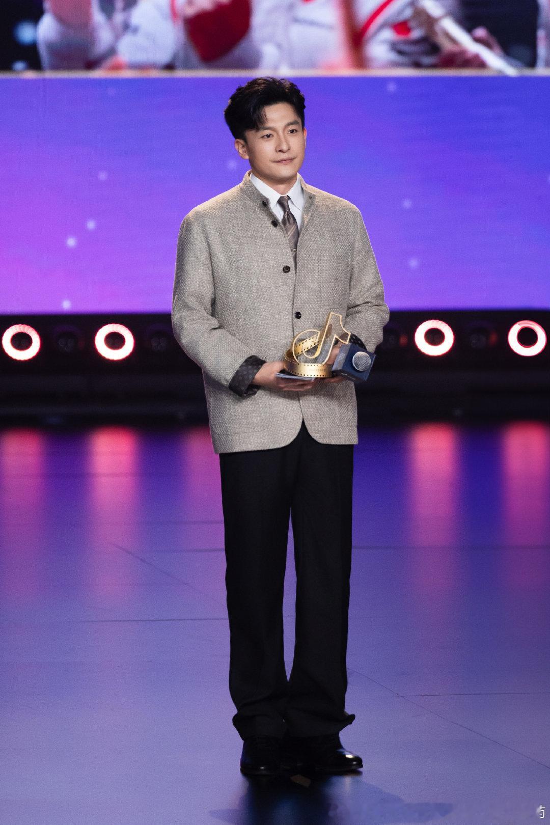 #孙艺洲#你真的好帅啊！！！法拉利来老了也是法拉利​