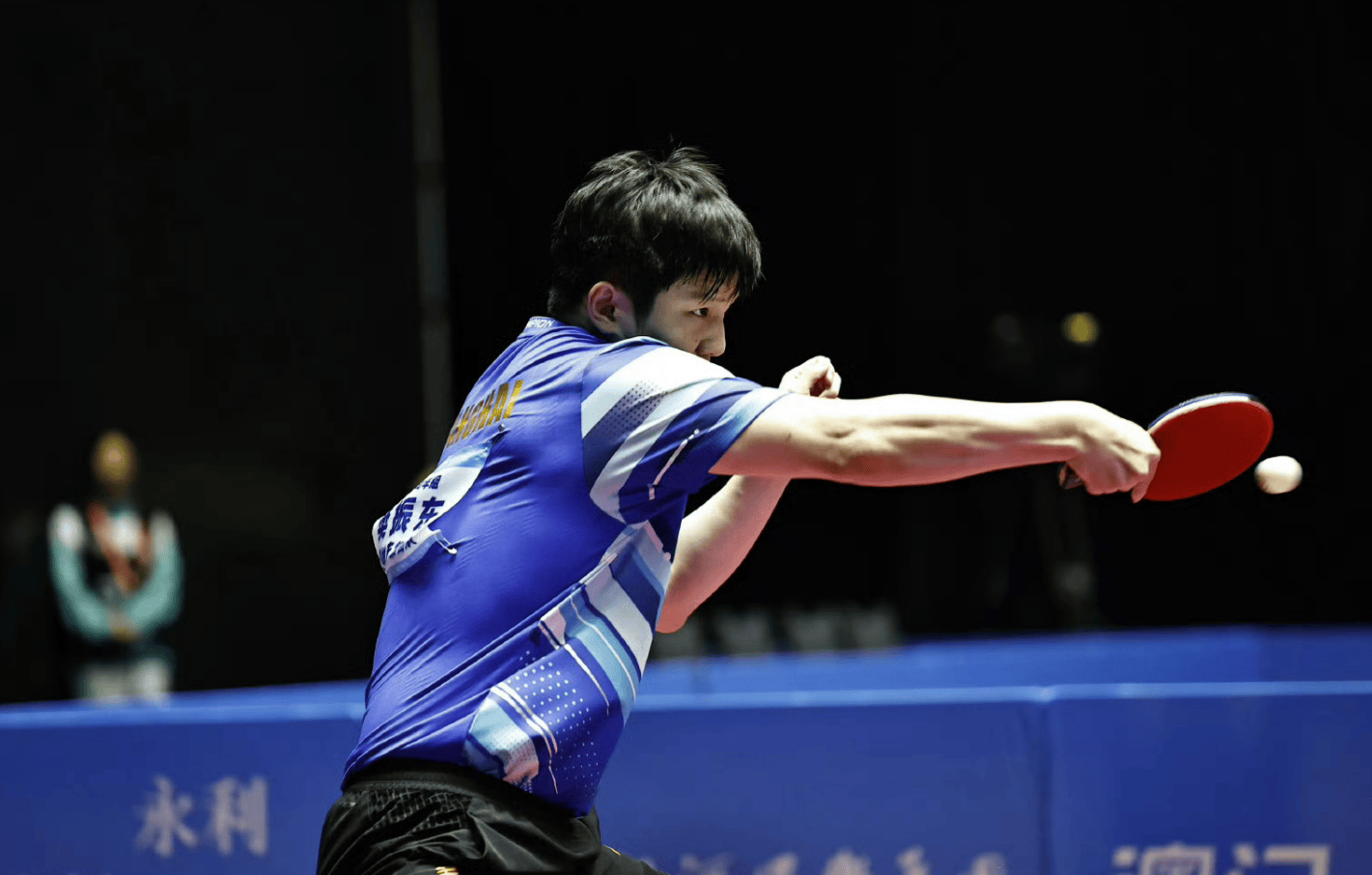 连扳三局! 樊振东4-2世界第一王楚钦, 晋级全运会男单决赛