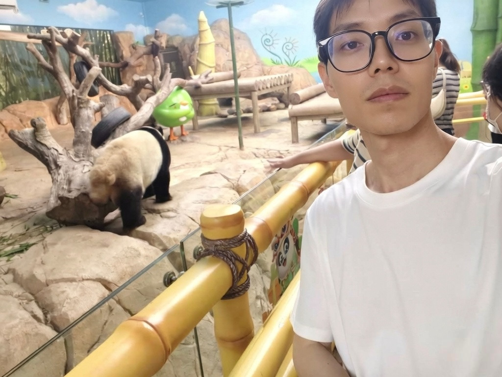 男女吹牛逼的差别：知乎吹：人在美国，刚下飞机，年薪百万。小红书吹：身高1.8米以