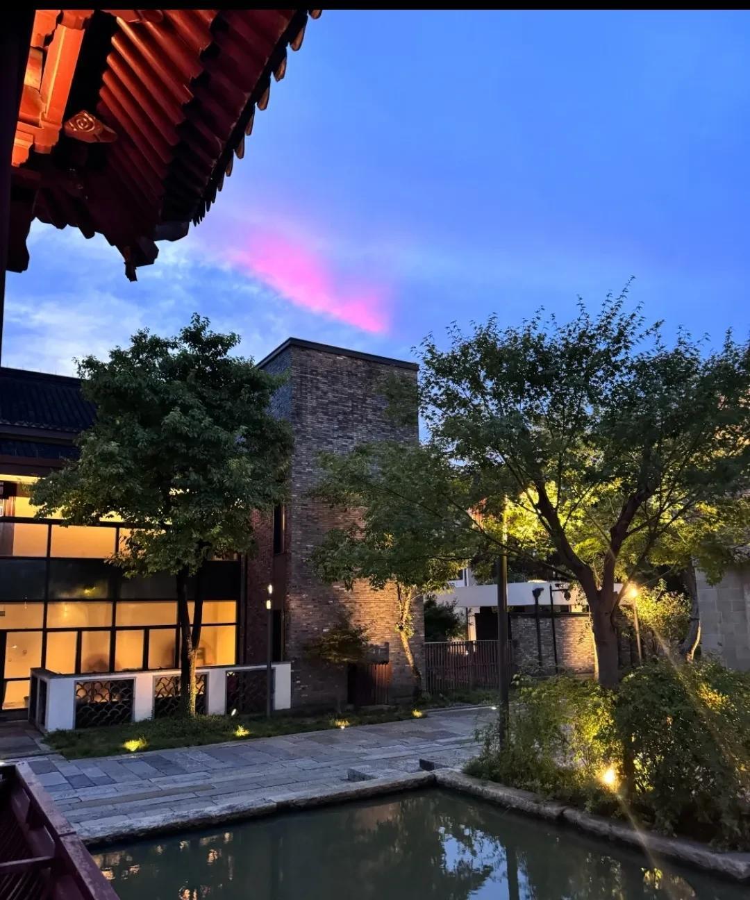 昨天打麻将运气不好也不坏，输了70块钱，但晚上睡不着的时候我总结了一下经验教训：