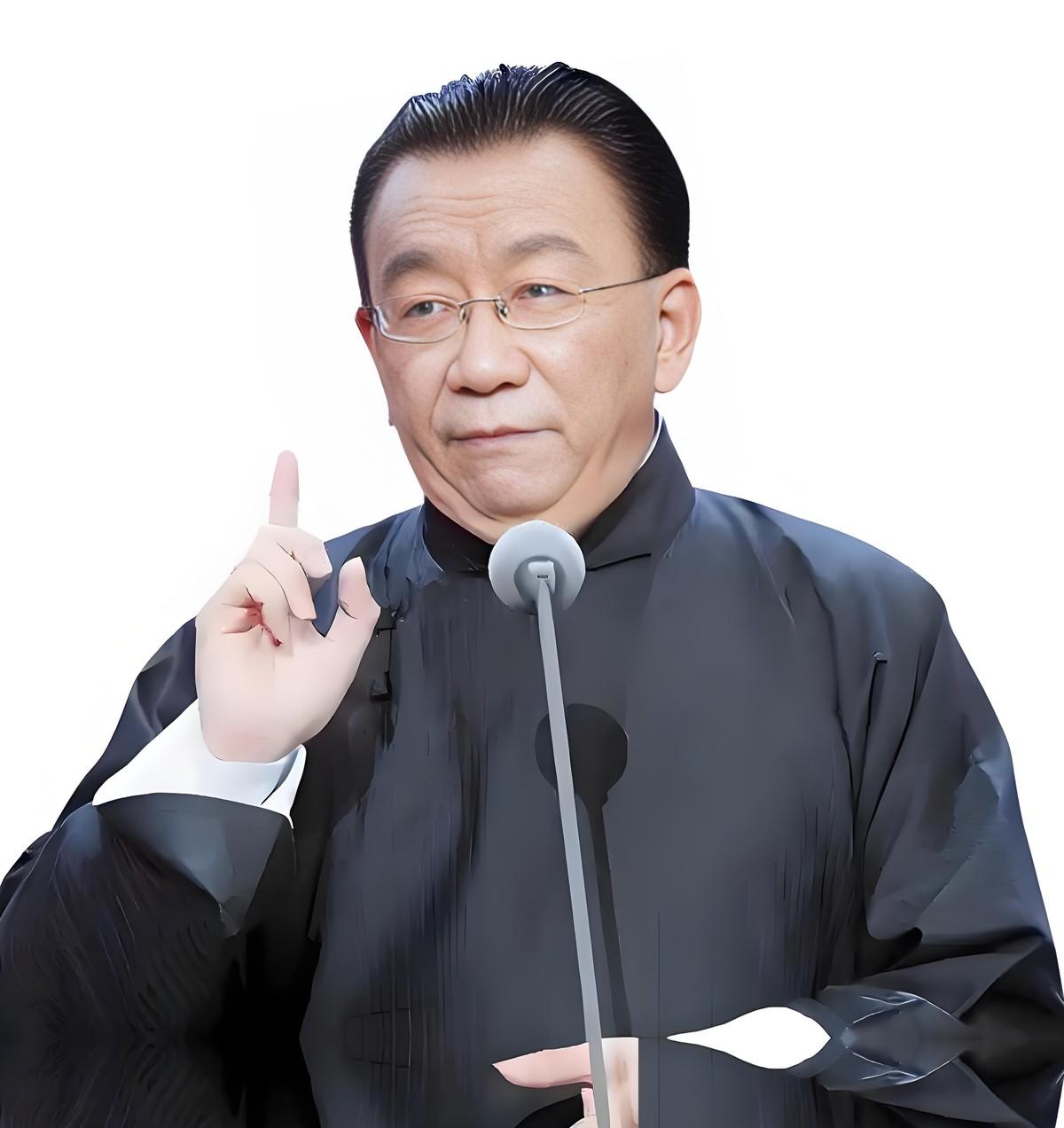 当年，侯耀华参加谢东婚礼时的一幕，紧紧的拉着新娘的手一点都不生分，当时侯