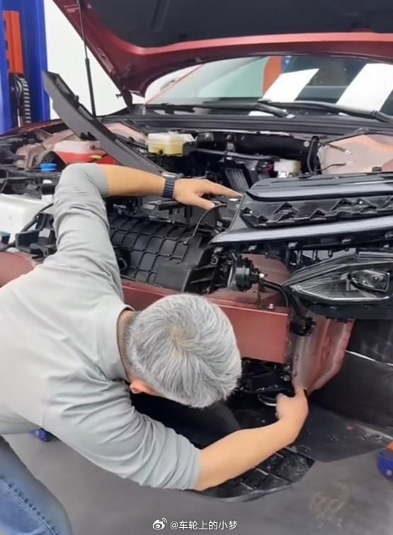 丰田铂智7全网首拆丰田铂智7这次算是被“扒”干净了。有博主昨晚搞全网首拆，直接把