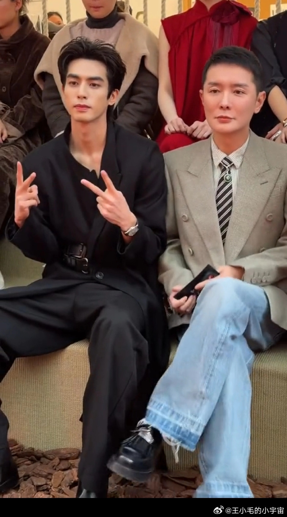 宋威龙的脖子太夸张了，人类脖子长度的极限了吧，感觉长到有点怪异了，这么小的脸加上