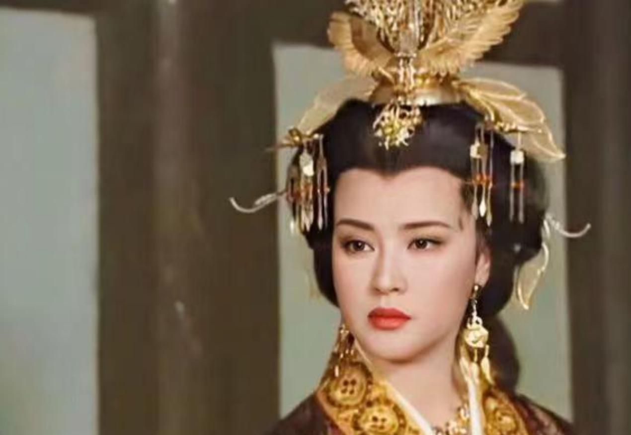 公元655年，武则天难产，姐姐决然保皇子。盛夏时节，前往祭祀的队伍在官道