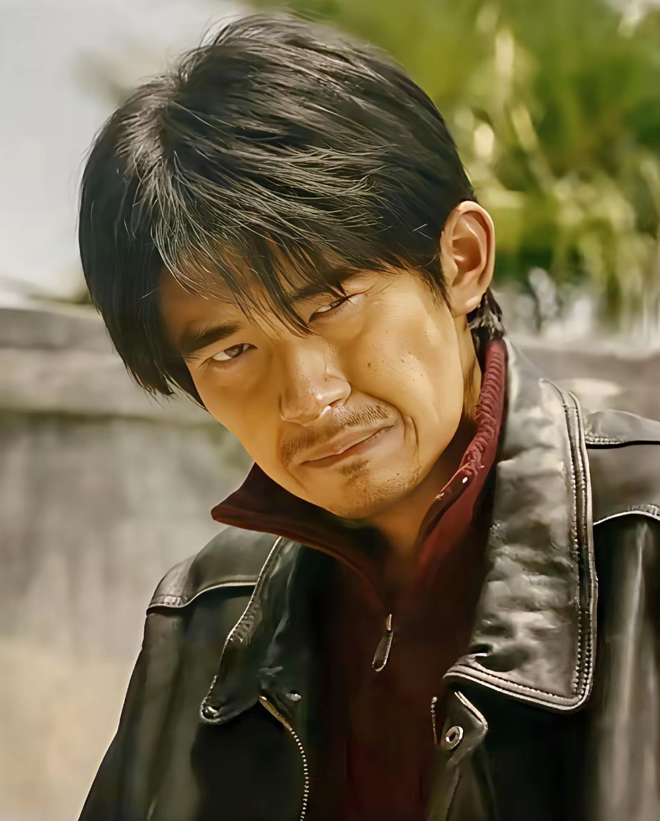 有一天居然在易烊千玺的身上看到梁朝伟，王宝强，秦昊的影子。当然，不是外形相似，而