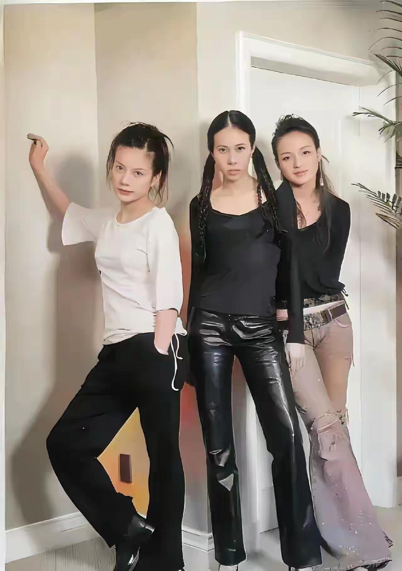 这仨明星，除了中间的认识，两边的都不认识