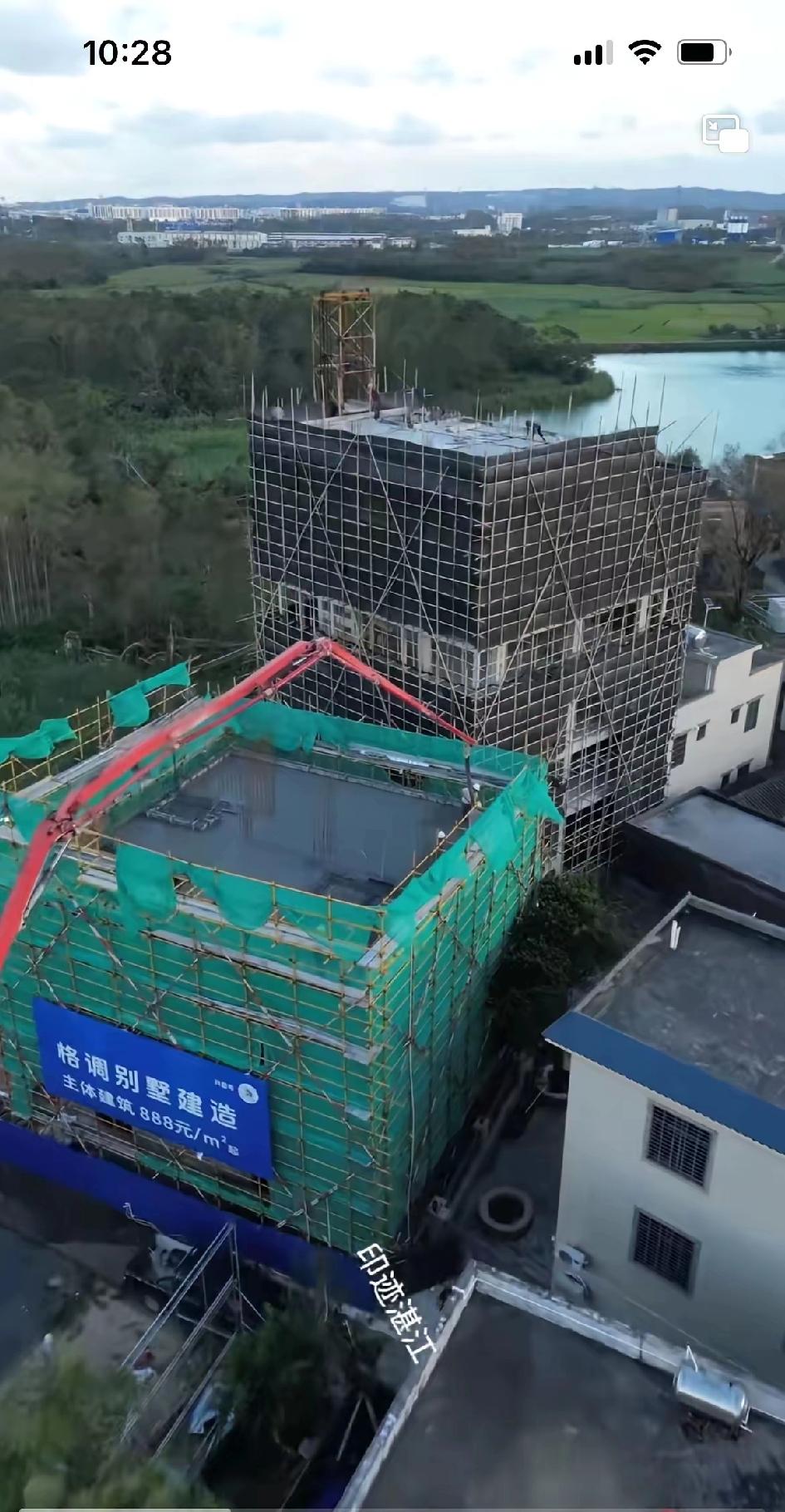 据我这半年来每天对全红婵家的观察，我发现，全红婵隔壁新建的这座摩天大厦，应该不