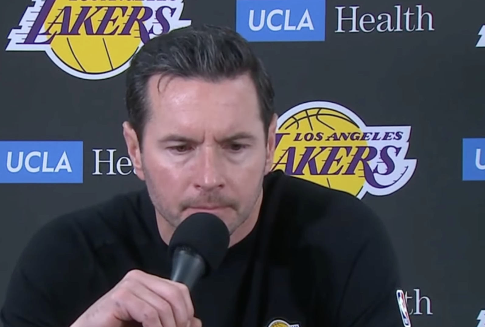 雷迪克: 对手小阵容无限换防时, 我们必须能够单点突破对手