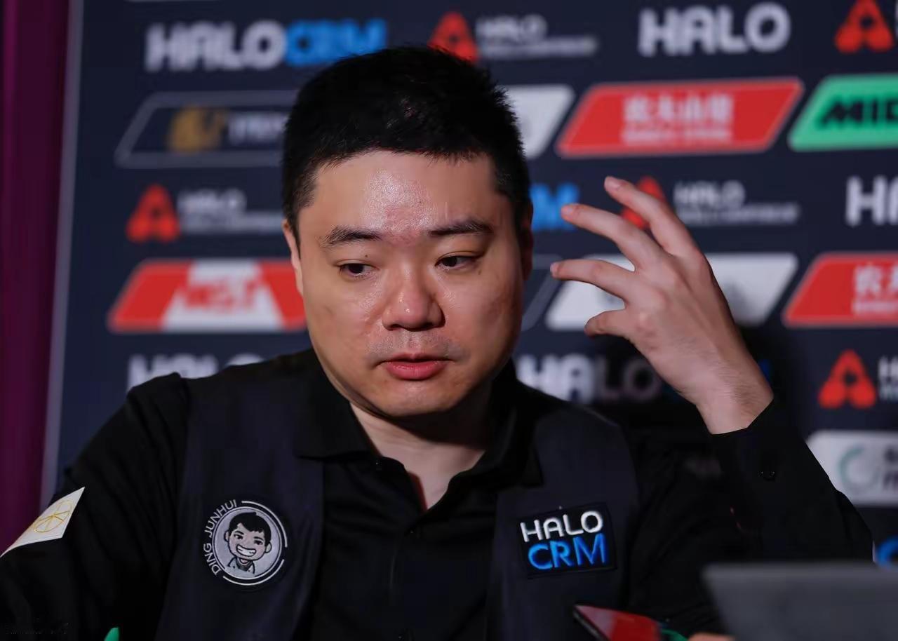 明晚丁俊晖对阵霍尔特能赢吗？如果丁俊晖能打出去年那种还算说的过去的状态，赢球