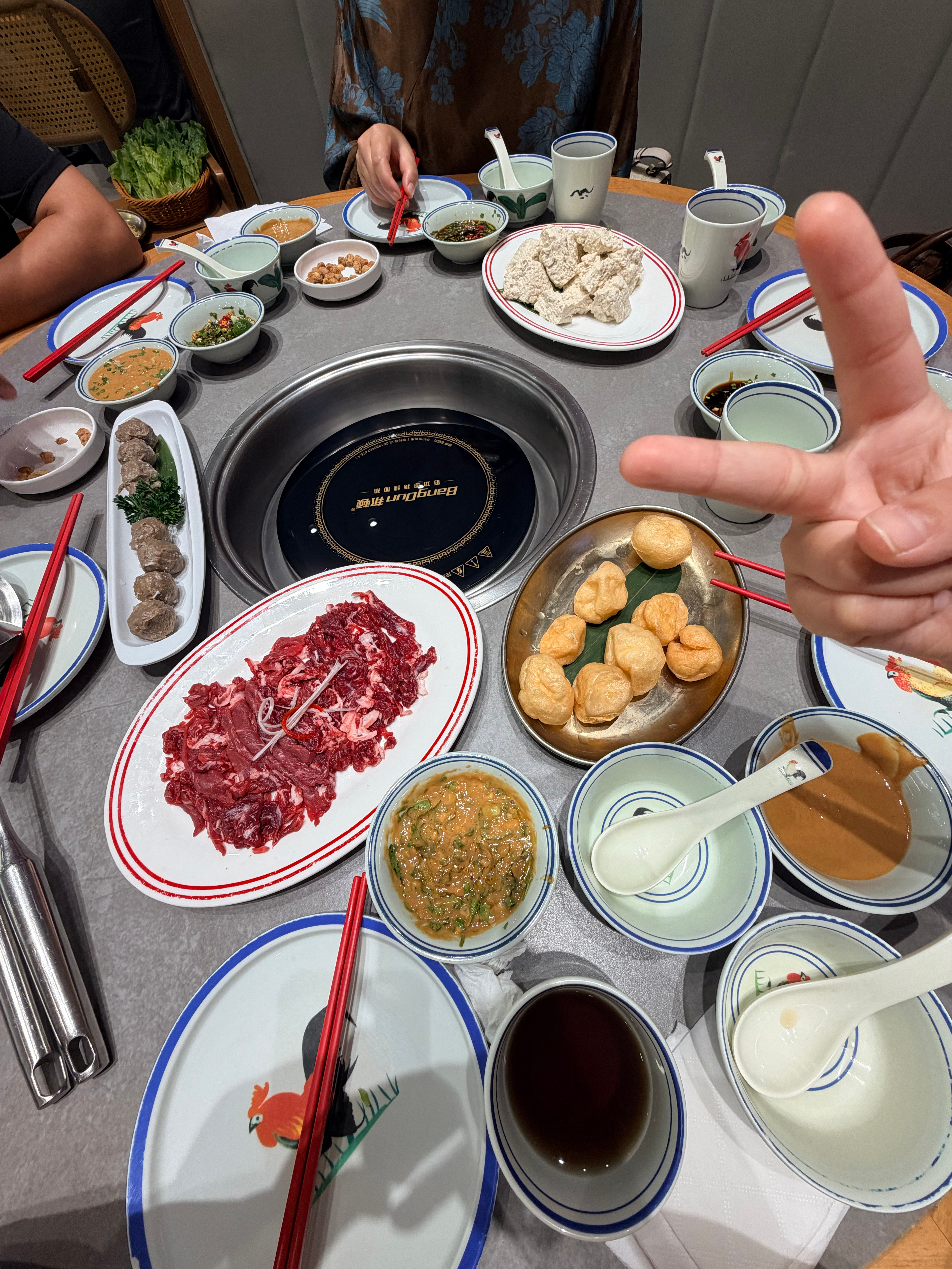 Ok又是快乐一天明天去店里干活爷爷奶奶带🍒去🎣今晚上就把锅刷好了看看明天能