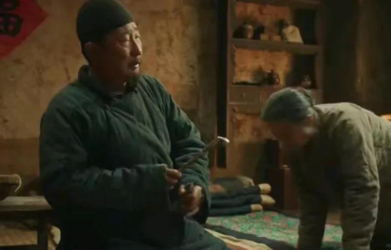 《万物生》看宁绣绣进门儿第一天如何给公公上了一堂与牙齿健康的课。宁绣绣真的不愧