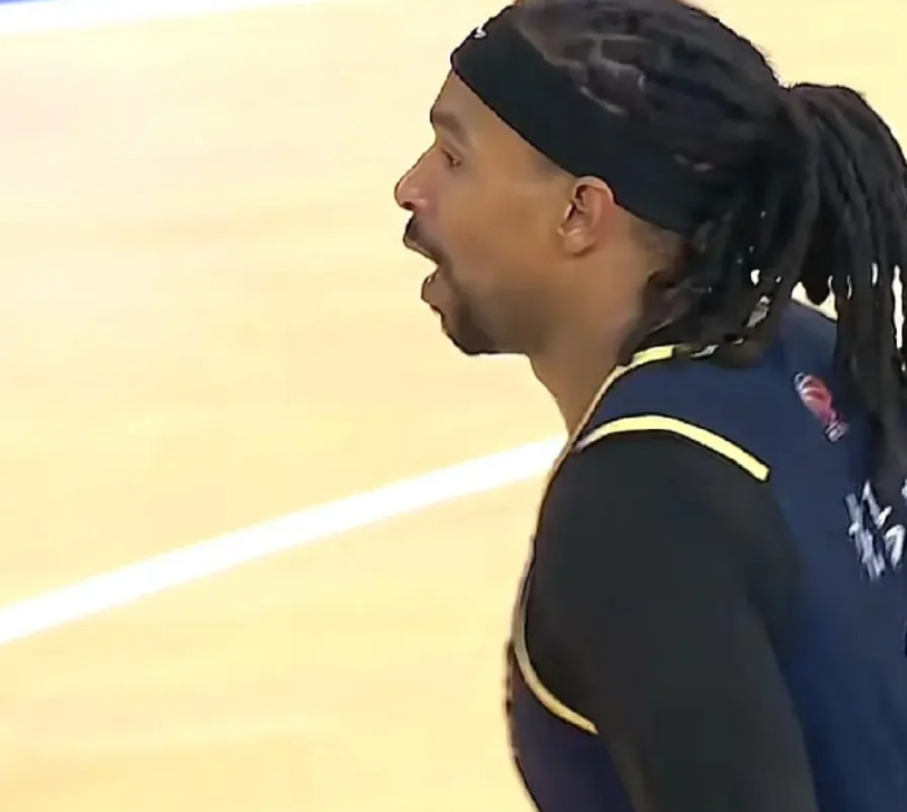 广东男篮的萨林杰真是老油条，出工不出力的代表。昨晚对阵山西男篮，虽然是俱乐部杯赛