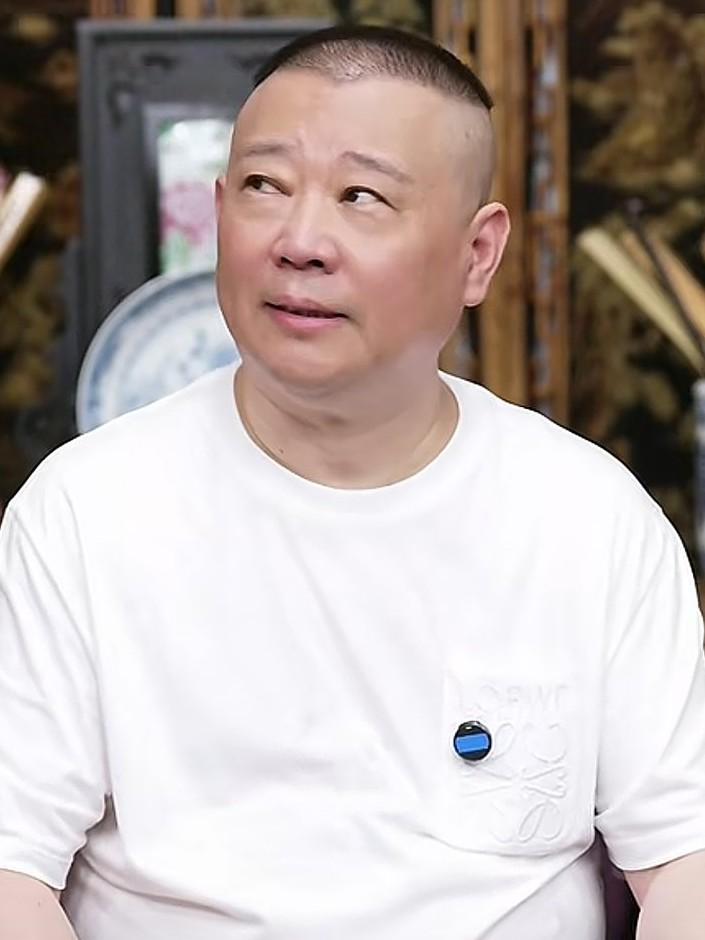 德云社这次真的踢到铁板了！刚刚相声名家张伯鑫老婆直播时表示:已经开始收集证据，要