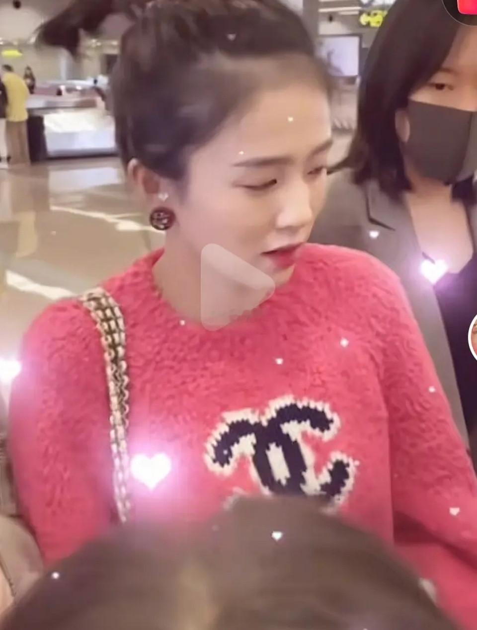 这身香奈儿有点不适合白鹿
