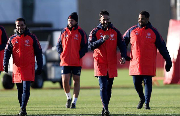 曼晚TyroneMarshall🚨阿莫林对自己在曼联主教练的未来表示怀疑，并