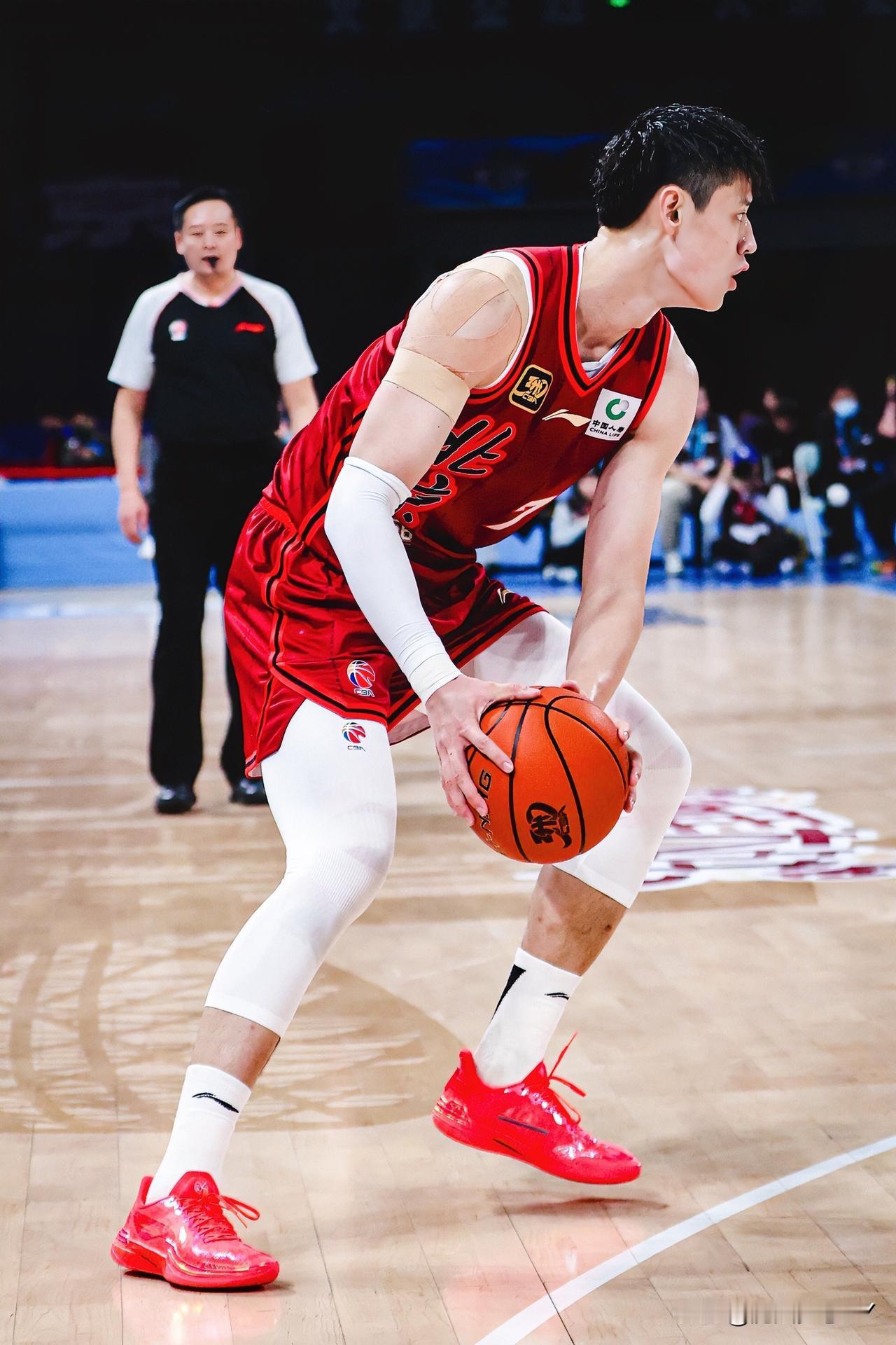 终于明白曾凡博为什么状态不佳了，不是他不想好好表现，而是他的手指伤病一直对他