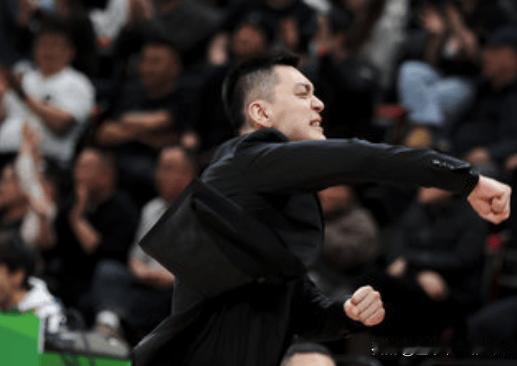 辽宁大胜北控，大喜的日子，原本我不想提张镇麟，但看到姜宇星的表现后，我忍不住还是