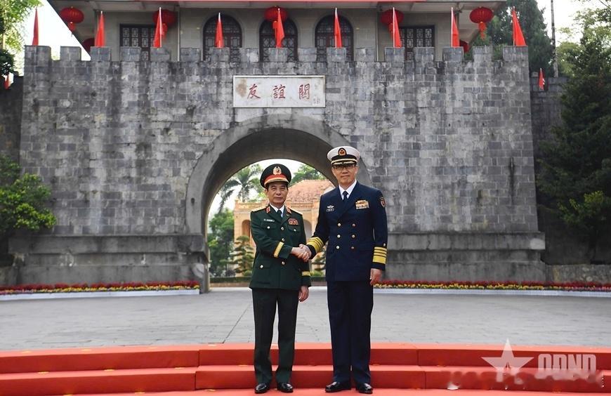 2025年4月16日中越两国国防部长在友谊关合影军事历史全触达​​​