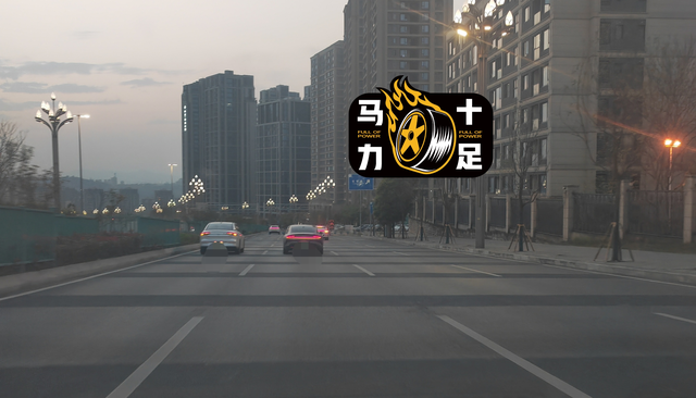 人红是非多今天看到小米SU7总🈶种特别的感觉这位车主也是蛮有意思的与前车