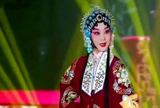 近日有网友爆料！著名京剧演员李胜素和于魁智，在接受香港媒体采访时说的逆天言论