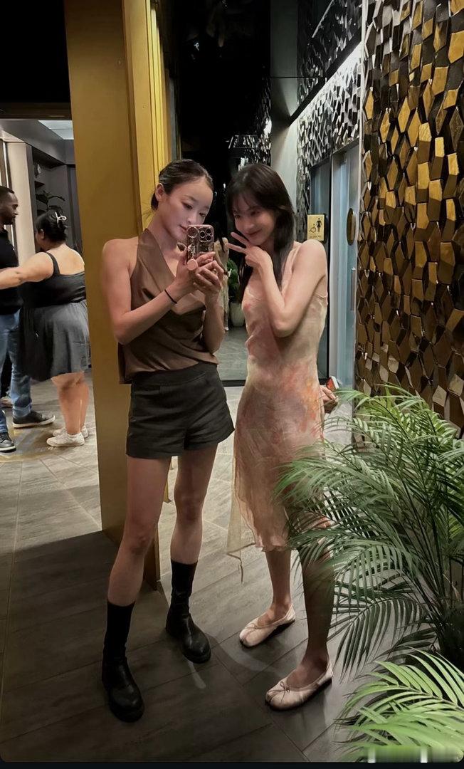 #金晨#捡到一张中秋不挡脸版​