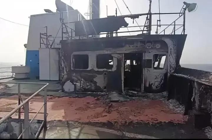 谁干的？中方货轮突遭导弹袭击，11名中国船员死里逃生，黑手到底是谁？2026年