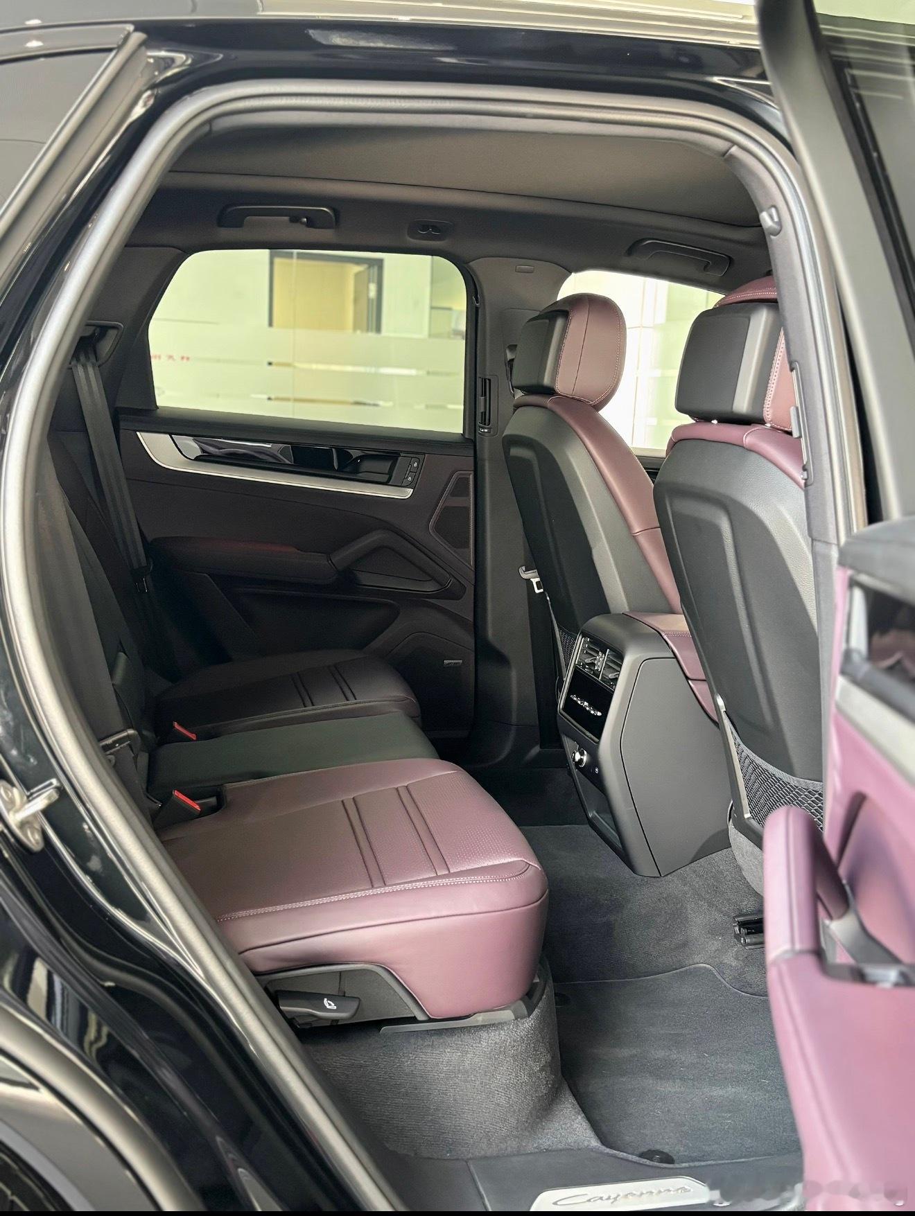 保时捷卡宴晶石黑树莓紫指导价1008500元全款裸车761875元店内保险