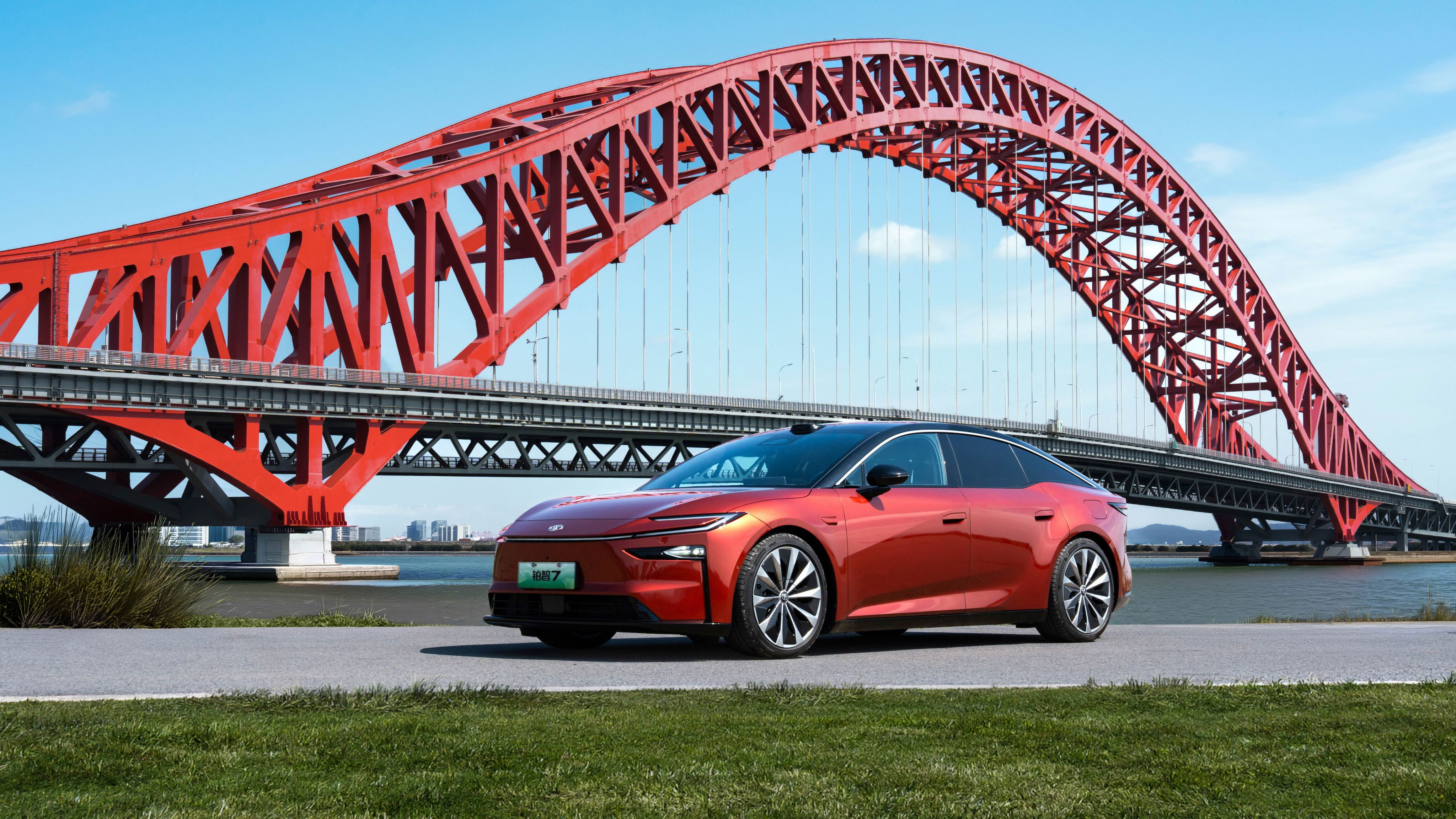 广汽丰田铂智7发布会还没开场，光凭这张预售配置海报，就已经能看出这场发布会，注定