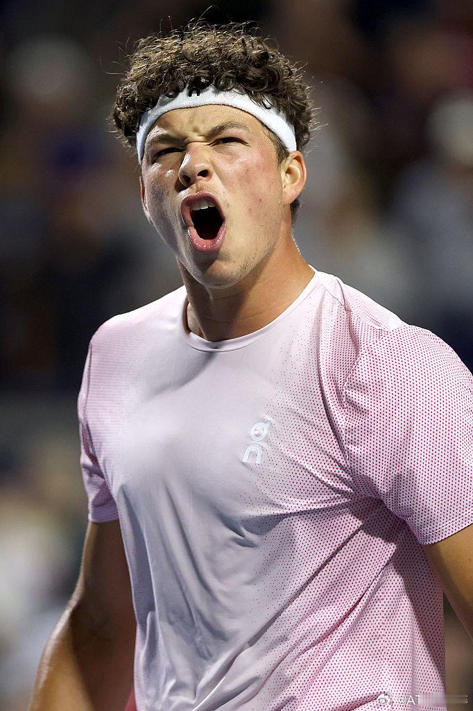 险胜过关！🥵ATP1000加拿大大师赛第四轮，4号种子谢尔顿决胜盘化解对手发