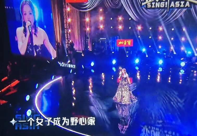 平台真的太重要了。湖南卫视的《歌手2025》，不但每场都有歌手走音跑调，而