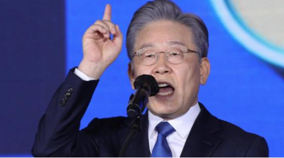 首尔向北京发射了一枚特殊的信号弹。在美日韩同盟收紧的当下，李在明突然高调强调中国