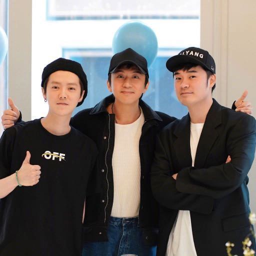 邓超登了鹿晗的账号鹿晗我同意邓超疑似邓超登了鹿晗的账号：我是邓超我同意4月4