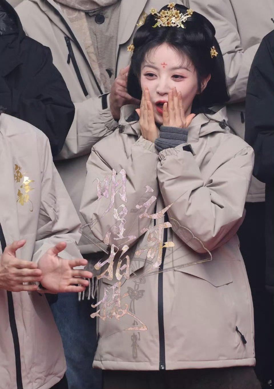 田曦薇嫁金钗开机妆发来看看状态如何