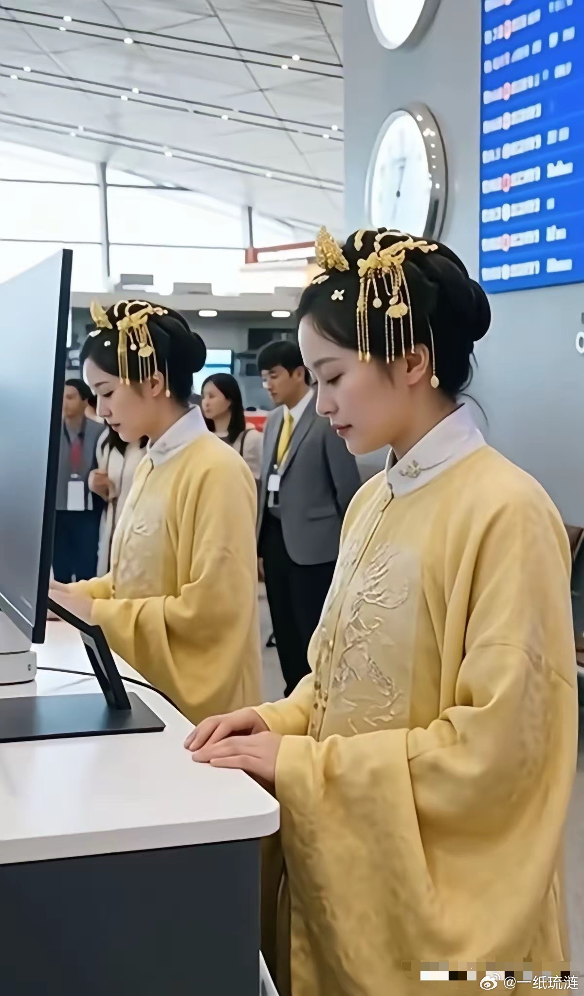 某些社团和企业真是把手伸得太长了，居然妄想给传承千年的汉服“定规矩”？简直滑天下