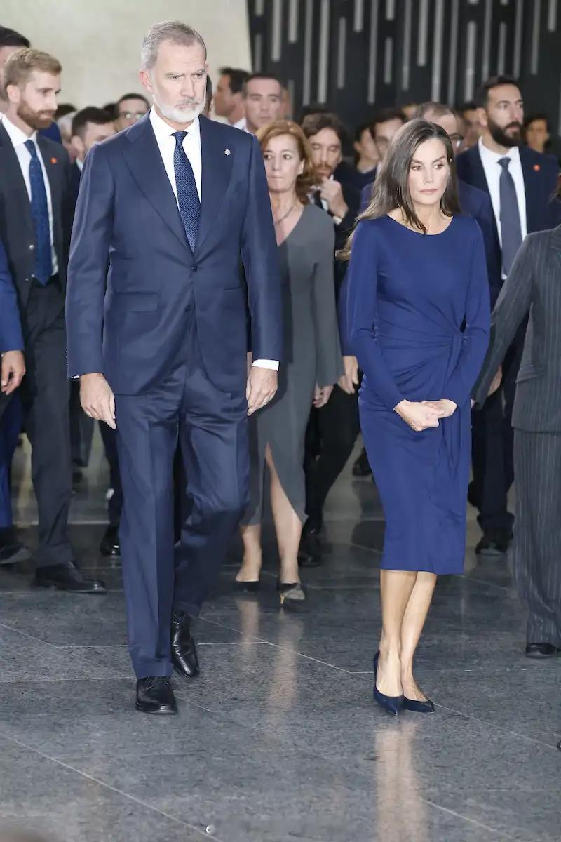 10月29日，DANA一周年之际，西班牙国王和王后在瓦伦西亚艺术科学城主持了悼念