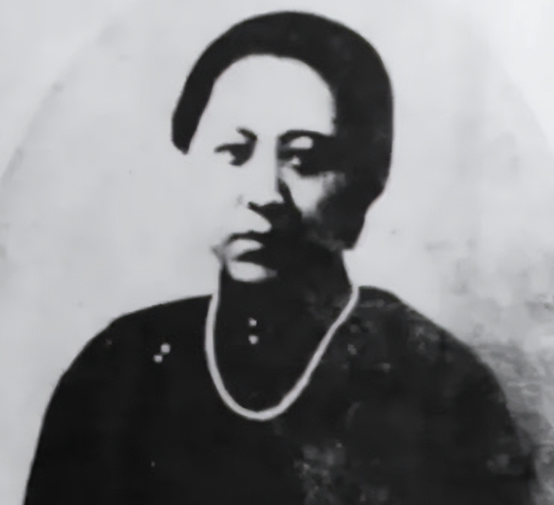 1916年，41岁的张作霖看上了一个18岁的女学生，想娶她当五姨太。女孩母亲不乐