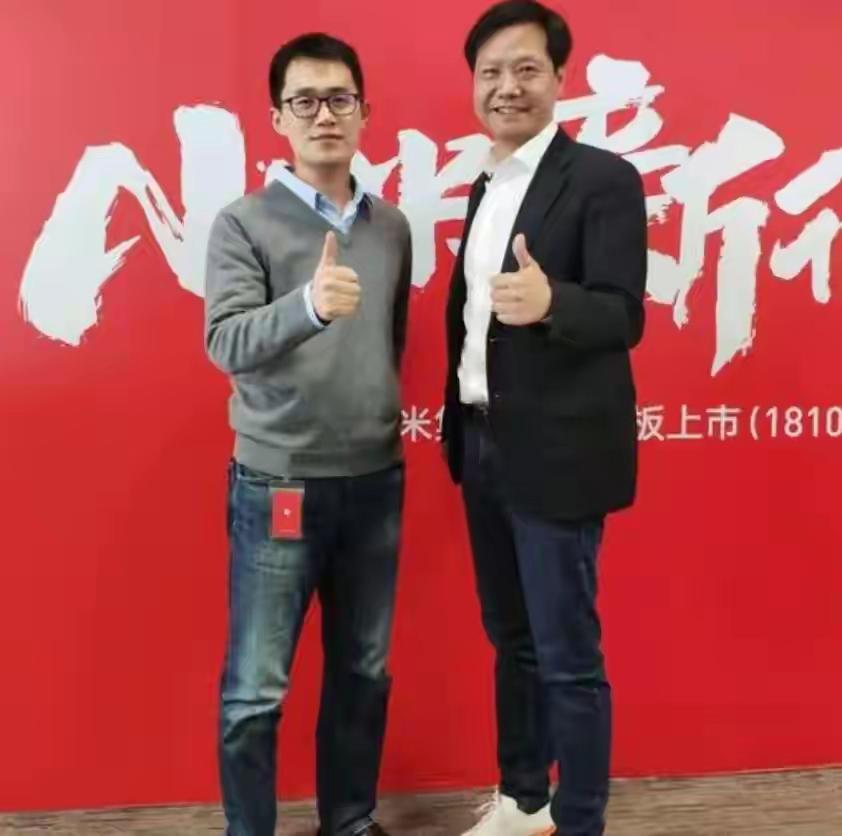 刚刚被辞退的红米品牌总经理王腾，曾经是山东曲阜的高考状元。17岁那年，以668分