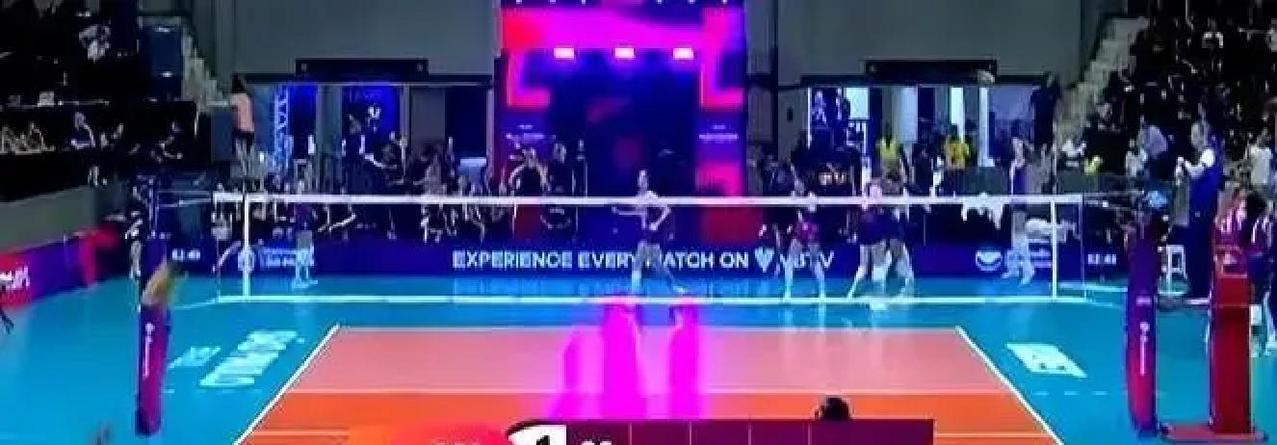 24-20领先，换下朱婷？科内利亚诺教练这一挥手，丢掉了到手的冠军。桑塔雷