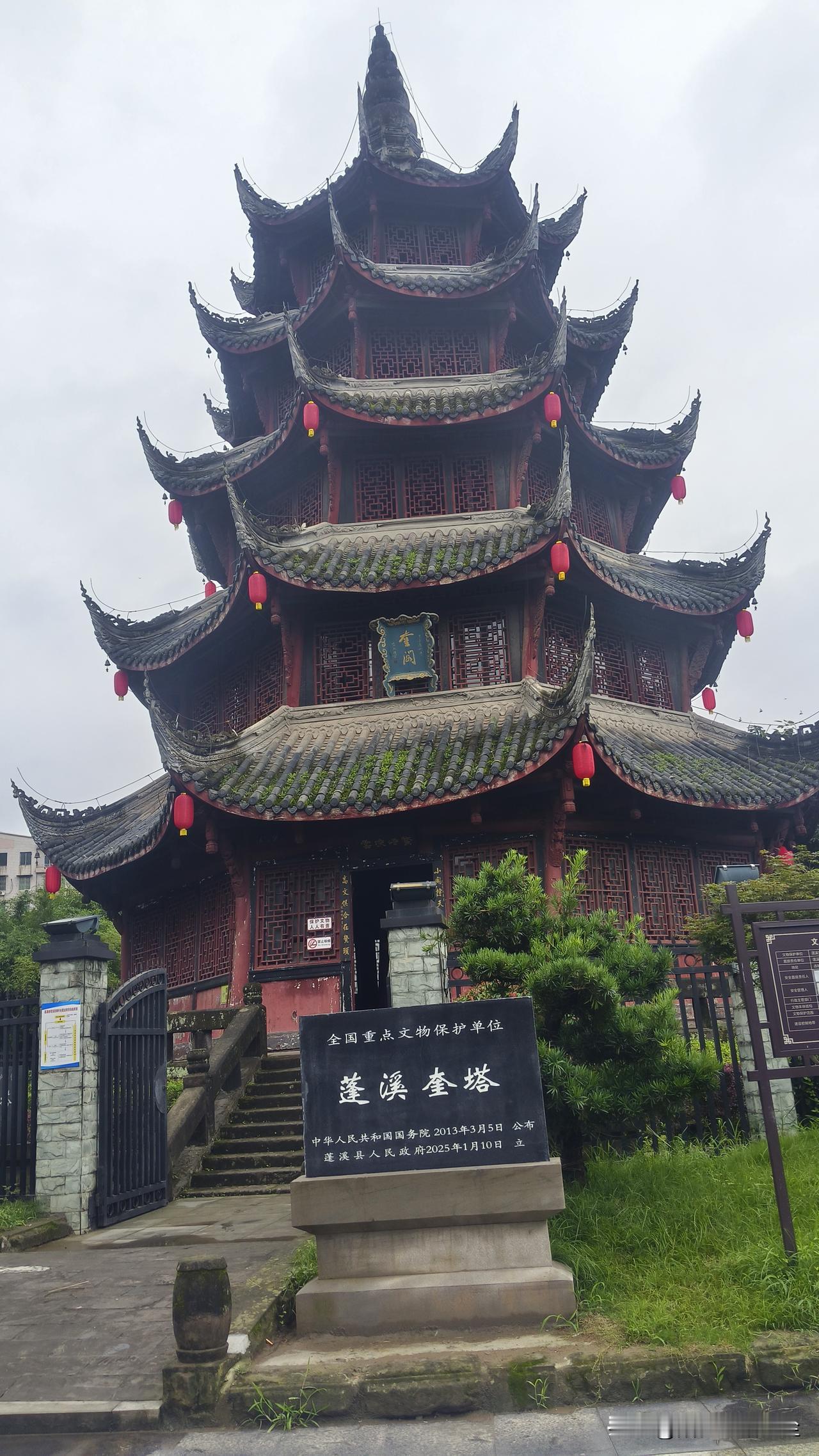 人的一生，究竟在求什么？个人觉得：人的一生，无非就是想求一个衣食无忧，再加