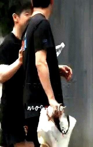 6.22孙颖莎。原来如此！眼尖的网友发现个细节——Coco教练每回跟着这姑娘