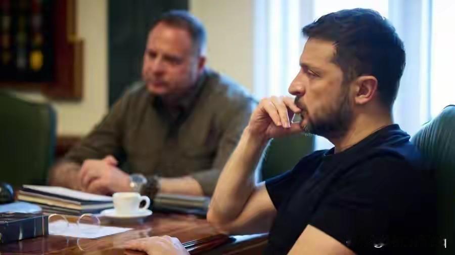 叶尔马克辞职诡异？作为很多人认为的乌克兰实际上的二号人物，乌克兰总统泽连斯基的